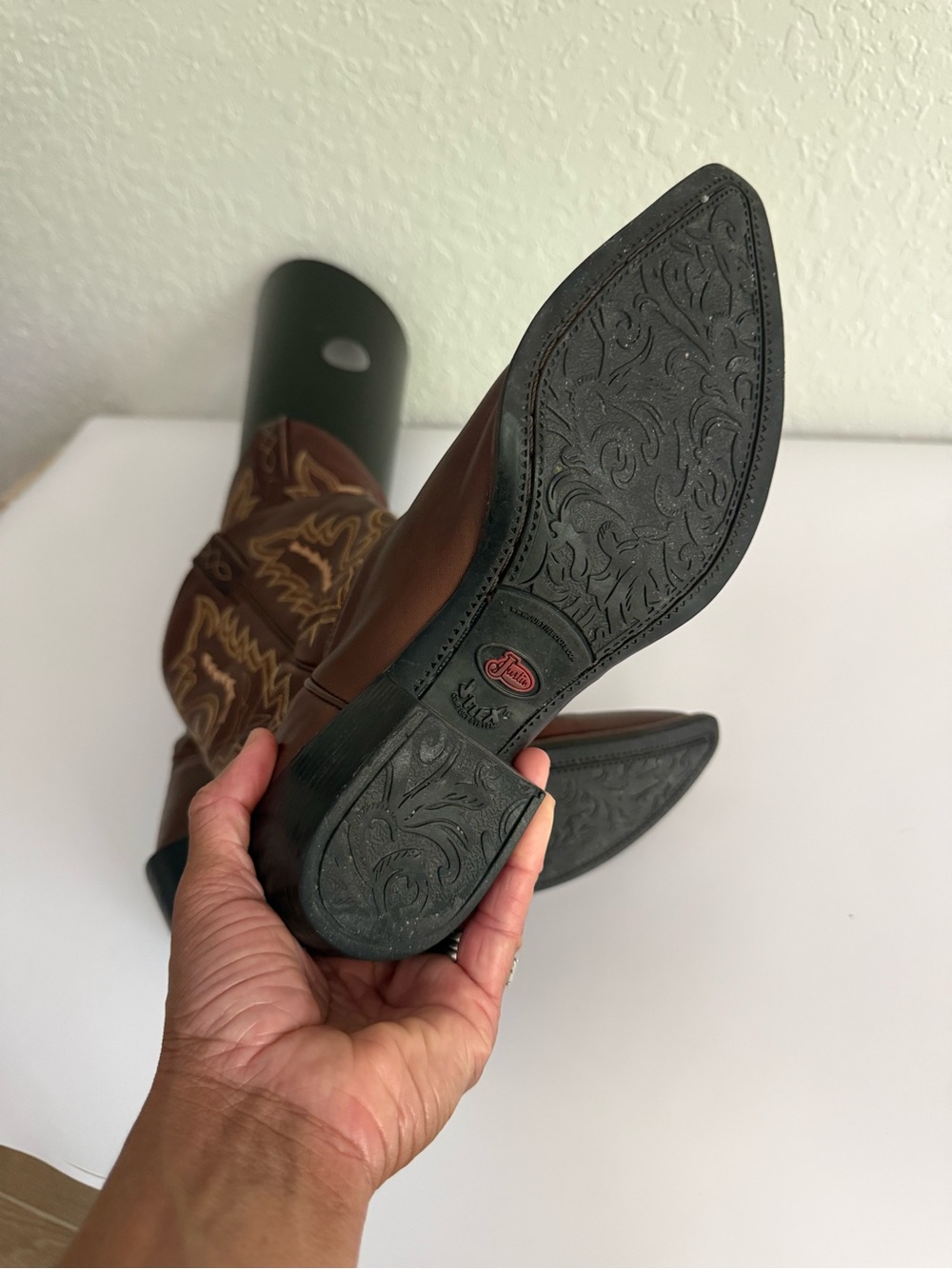 Justin Brown Women's Western Cowboy Boots - Classic Embroidered Style - Picture 9 of 14